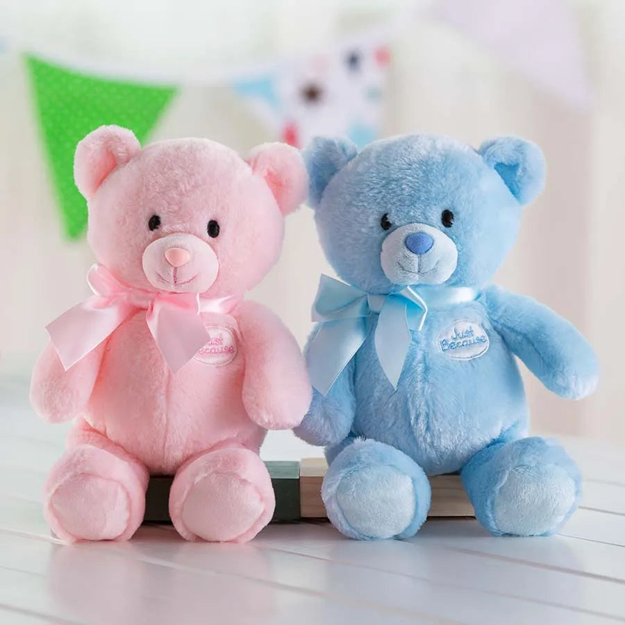 ours en peluche dans ses moments de jeu et de sommeil.